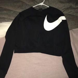 nike cropped sweatshirt
